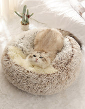 Load image into Gallery viewer, Round Plush Cat Bed
